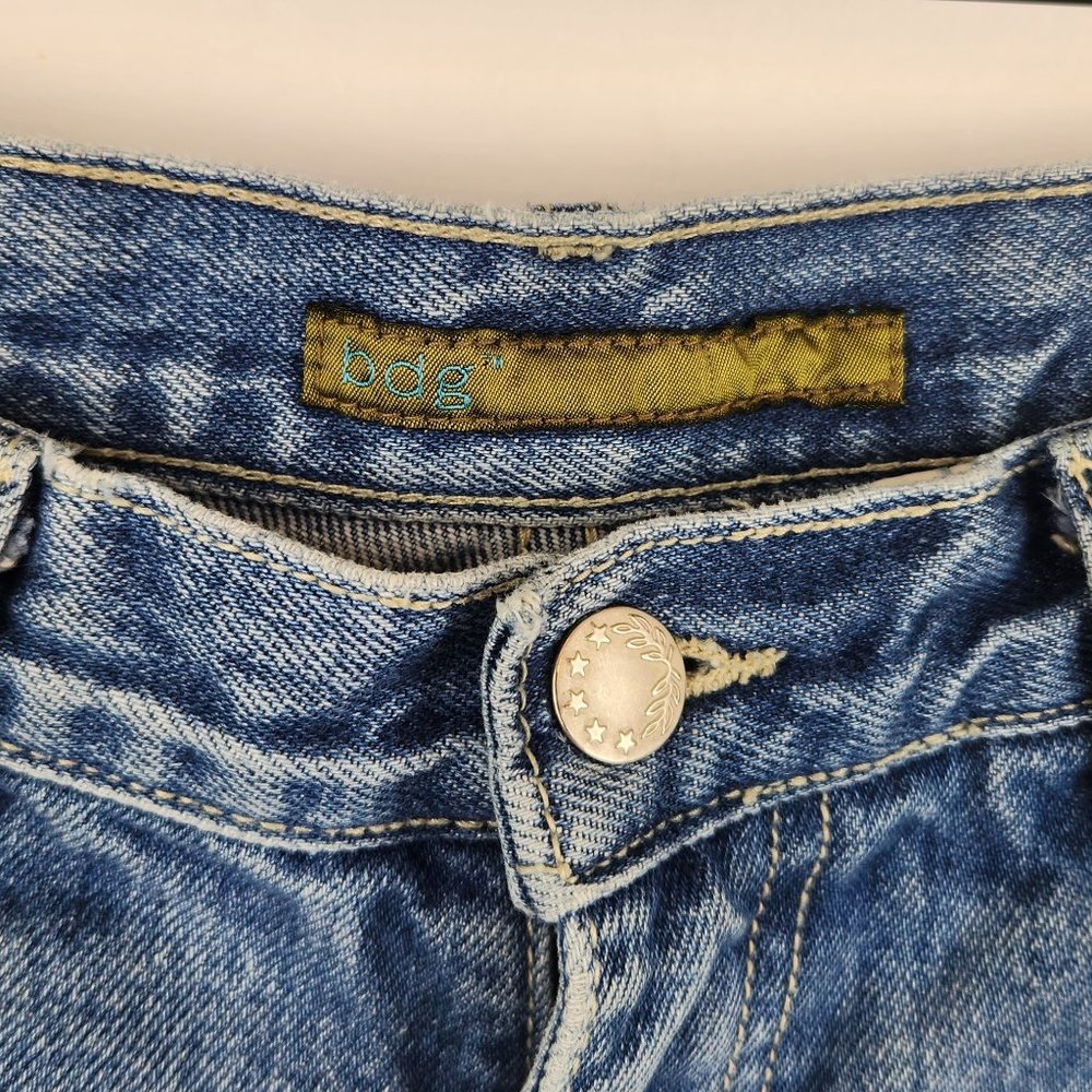 Vintage BDG Mid Rise Raw Hem Denim Shorts sz 7 - Picture 3 of 7